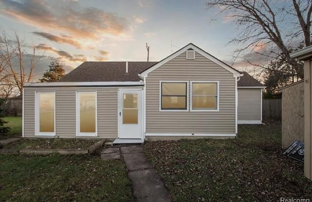 21216 VERMANDER Avenue - 21216 Vermander Avenue, Macomb County, MI 48035