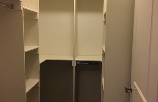 6900 Laurel Canyon Blvd