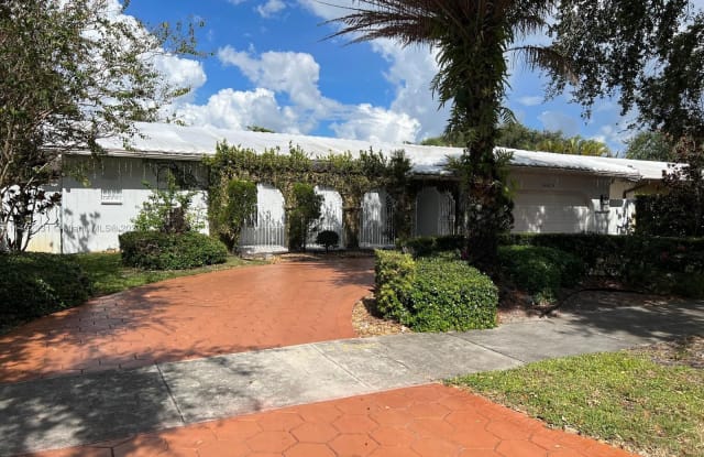 16420 Loch Ness Ln - 16420 Loch Ness Lane, Miami Lakes, FL 33014