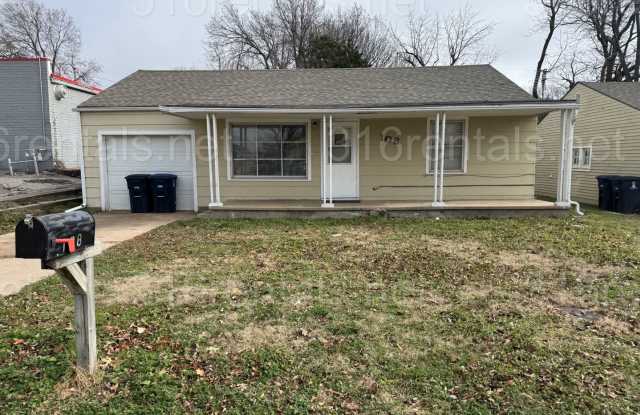 Photo of 2 Bed 1 bath house with attached garage in El Dorado!