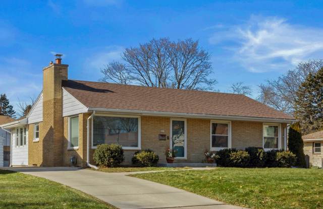 5415 N Lydell St - 5415 North Lydell Street, Glendale, WI 53212