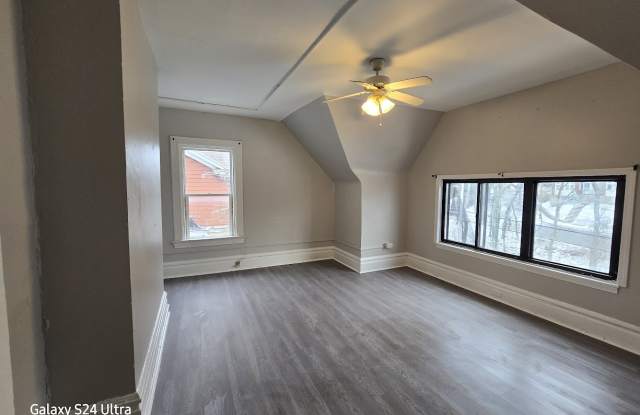 1494-1496 Crafton BoulevardApartment 3