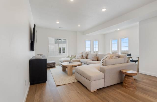 1804 South Sawmill Boulevard - 501