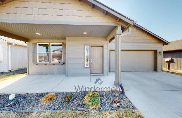 1151 Virginia - Fenced backyard, Gas Fireplace