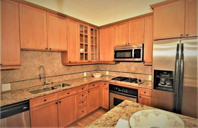 11 Perimeter Center E