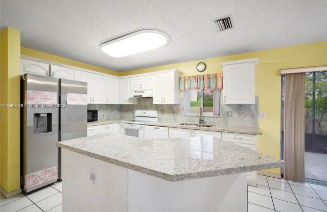 930 SW 88th
