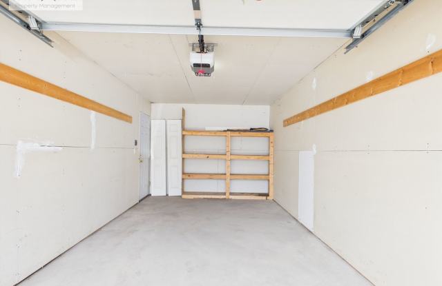 Great Three Bedroom Condo in Belgrade!