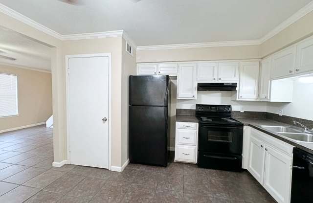 2 Bedroom Townhome off Jefferson Hwy