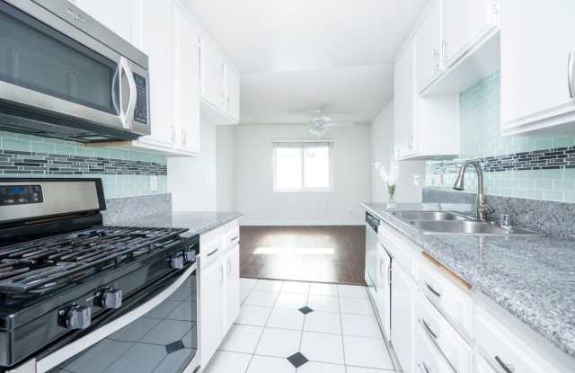 Photo of 3327 Livonia Ave