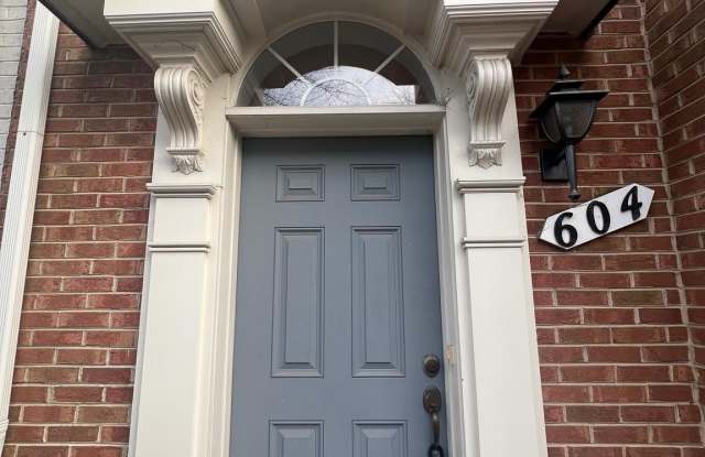 604 RIDGEMONT Avenue