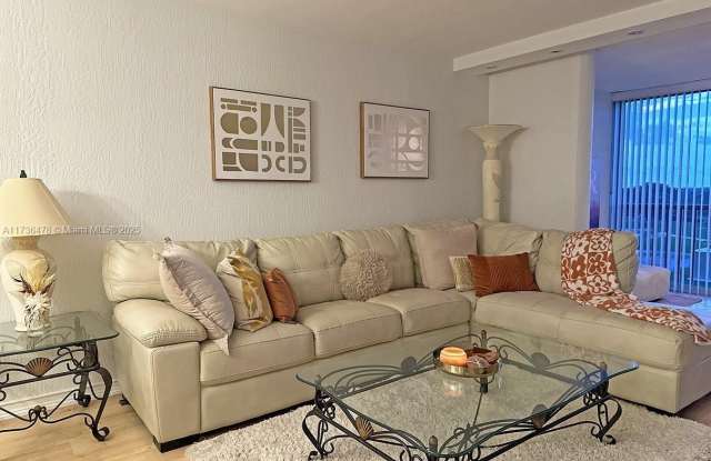 Photo of 4550 NW 18th Ave