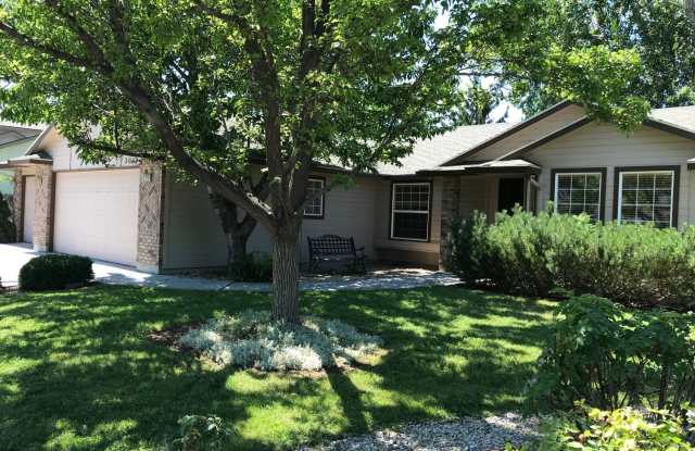 Meridian Home w/ Your Dream Backyard!