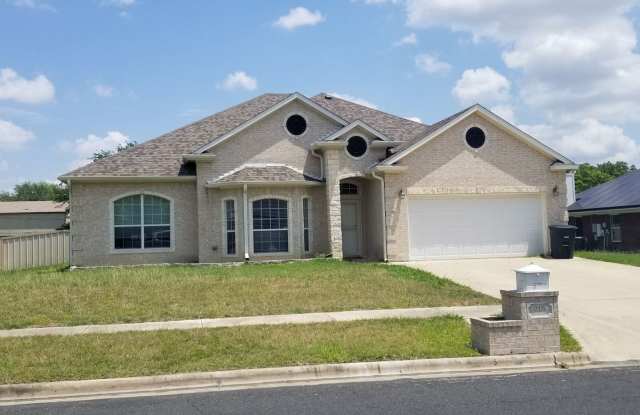 215 TURTLE CREEK DR