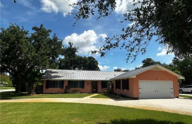 3336 8th Street