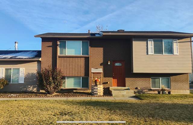 2 Bed 1 Bath Unit for Rent in West Jordan!