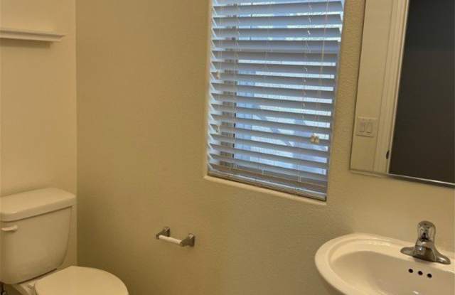 1070 Bobby Basin Avenue