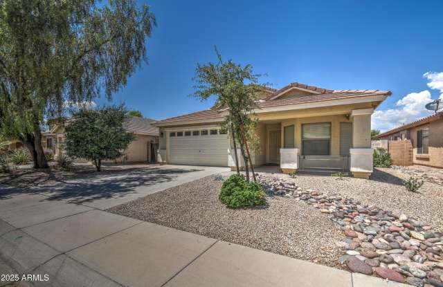 4304 E LONGHORN Street