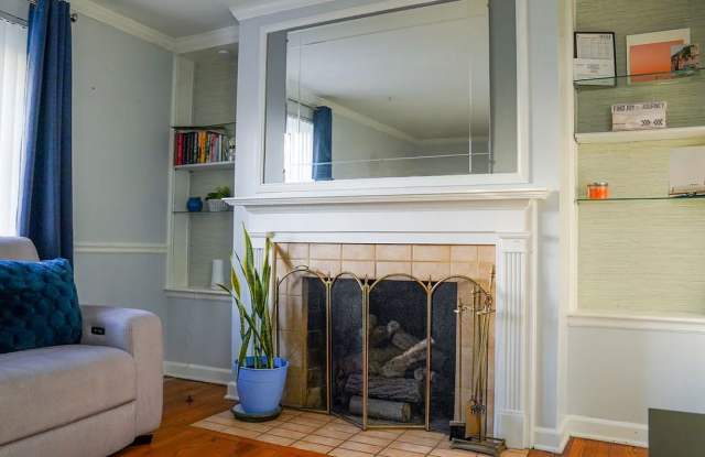 Photo of 1750 East Broad Street - 1
