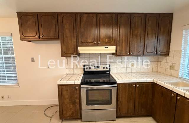 5020 Village Wood Dr