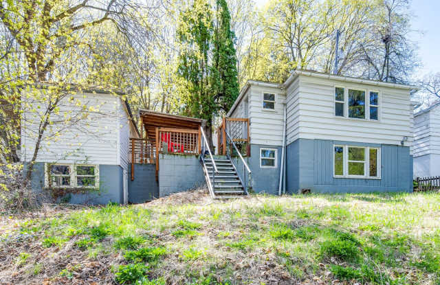 Charming College Hill Gem – Your Perfect Student Home!