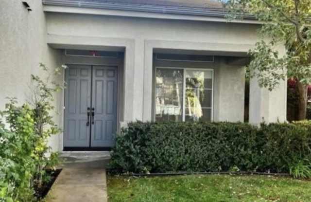 942 Camino Vera Cruz