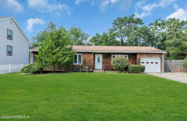 809 Commonwealth Boulevard