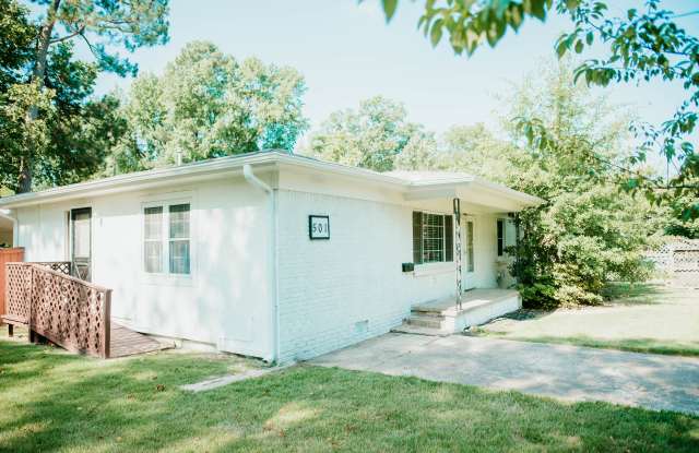 Photo of 501 Hayes St.