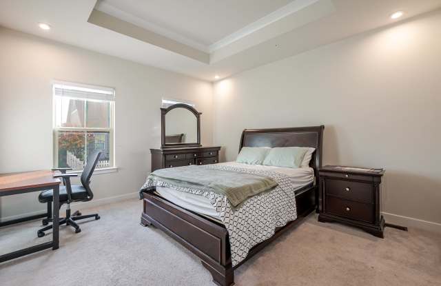 Photo of 6147 Dock St