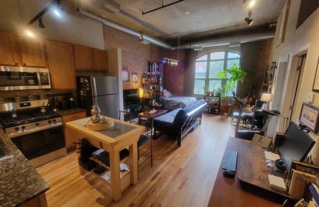 2001 S CALUMET Avenue