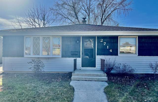 2714 South 11th Place - 2714 South 11th Place, Sheboygan, WI 53081