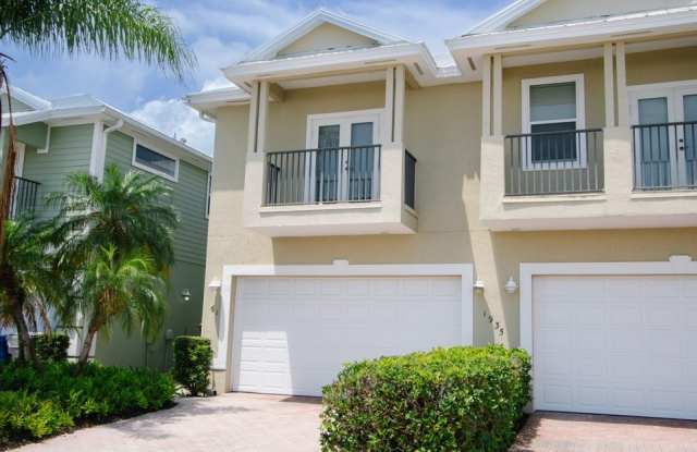 1935 Bridgepointe Circle unit: 61