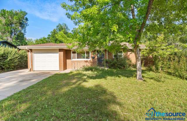 Students Welcome! 3 Bedroom Ranch with Big Back Yard