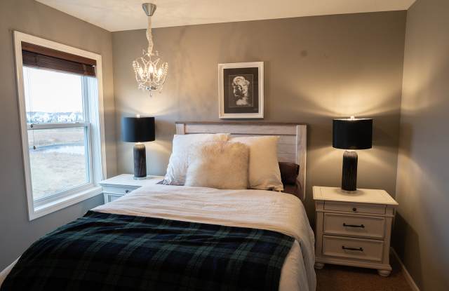 8481 Portage Lane East