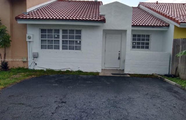 1090 SE 13th Ter - 1090 Southeast 13th Terrace, Homestead, FL 33035