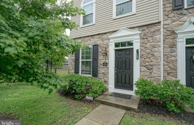 135 FRANKLIN CIRCLE - 135 Franklin Cir, Echelon, NJ 08083