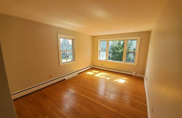 Spacious 3 Bd 2 Bath Condo near Alewife T in Arlington