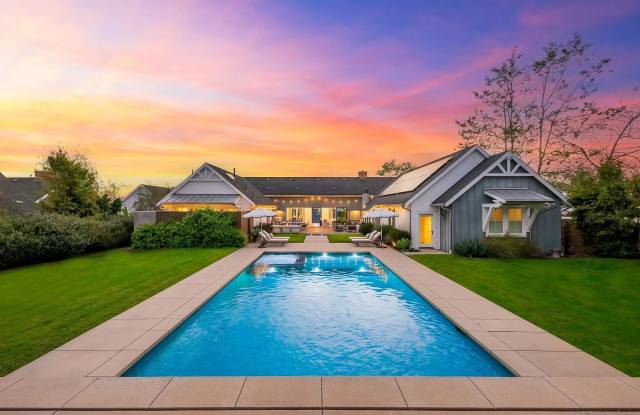 1245 Canton Ct