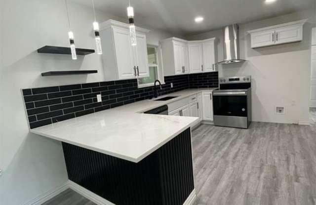 2830 W Crawford Street