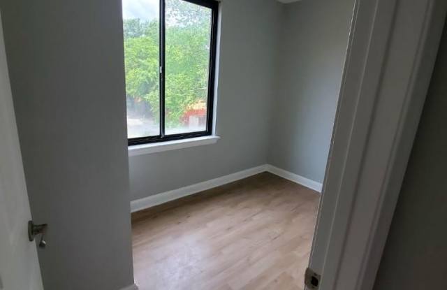 4630 HILLSIDE Road SE