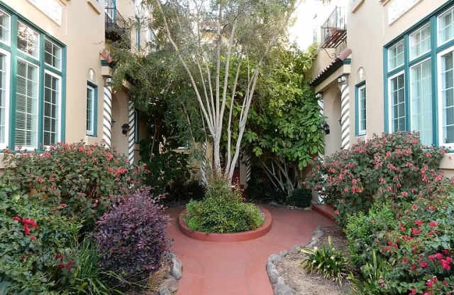 736 Alcatraz Avenue -08