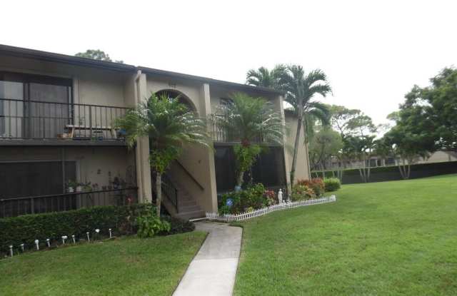 502 Shady Pine Way
