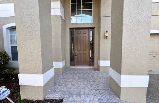 2718 LUCAS LAKES LANE