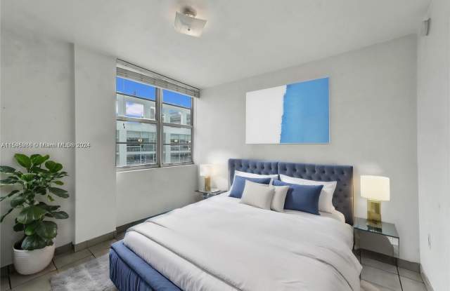 701 Collins Ave