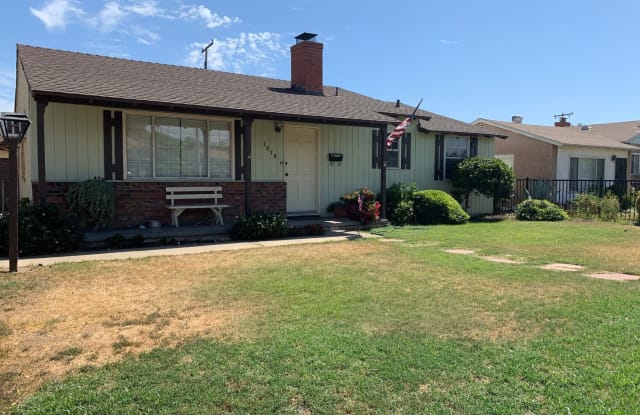 1874 Russell Pl - 1874 Russell Place, Pomona, CA 91767