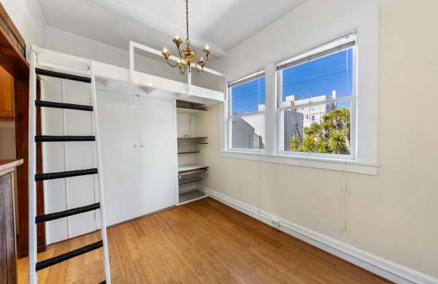 Photo of 2332 California Street - E