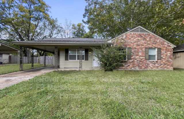 2220 Colonial Hills Dr