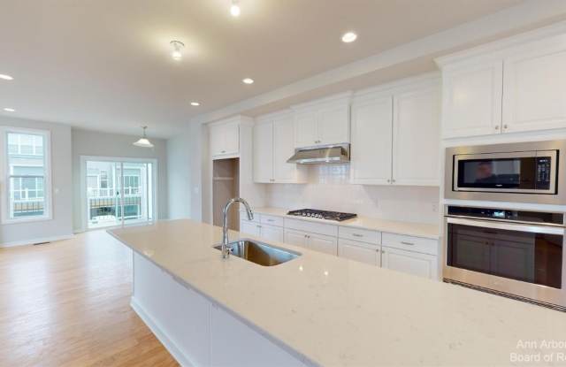 2877 Rayfield Avenue