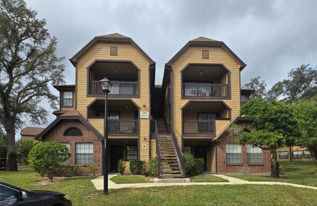 Photo of 300 LAKEPOINTE DRIVE