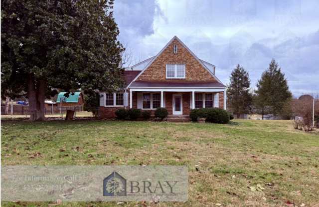 Charming  Spacious 1930s Home in a Central Yet Private Kingsport Location – 5 Beds, 2 Baths!