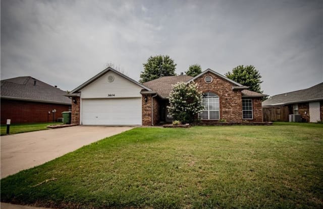 3604 Mockingbird  LN - 3604 West Mockingbird Lane, Rogers, AR 72756